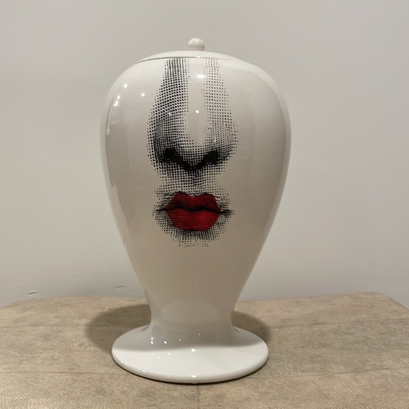 Fornasetti White Bitossi Vase Bacio Limited Edition - Picture 2 of 3